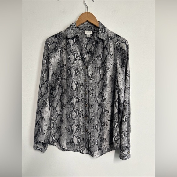 Jaclyn Smith Women’s Medium Animal Print Button Blouse Long Sleeve Altered - Picture 1 of 13